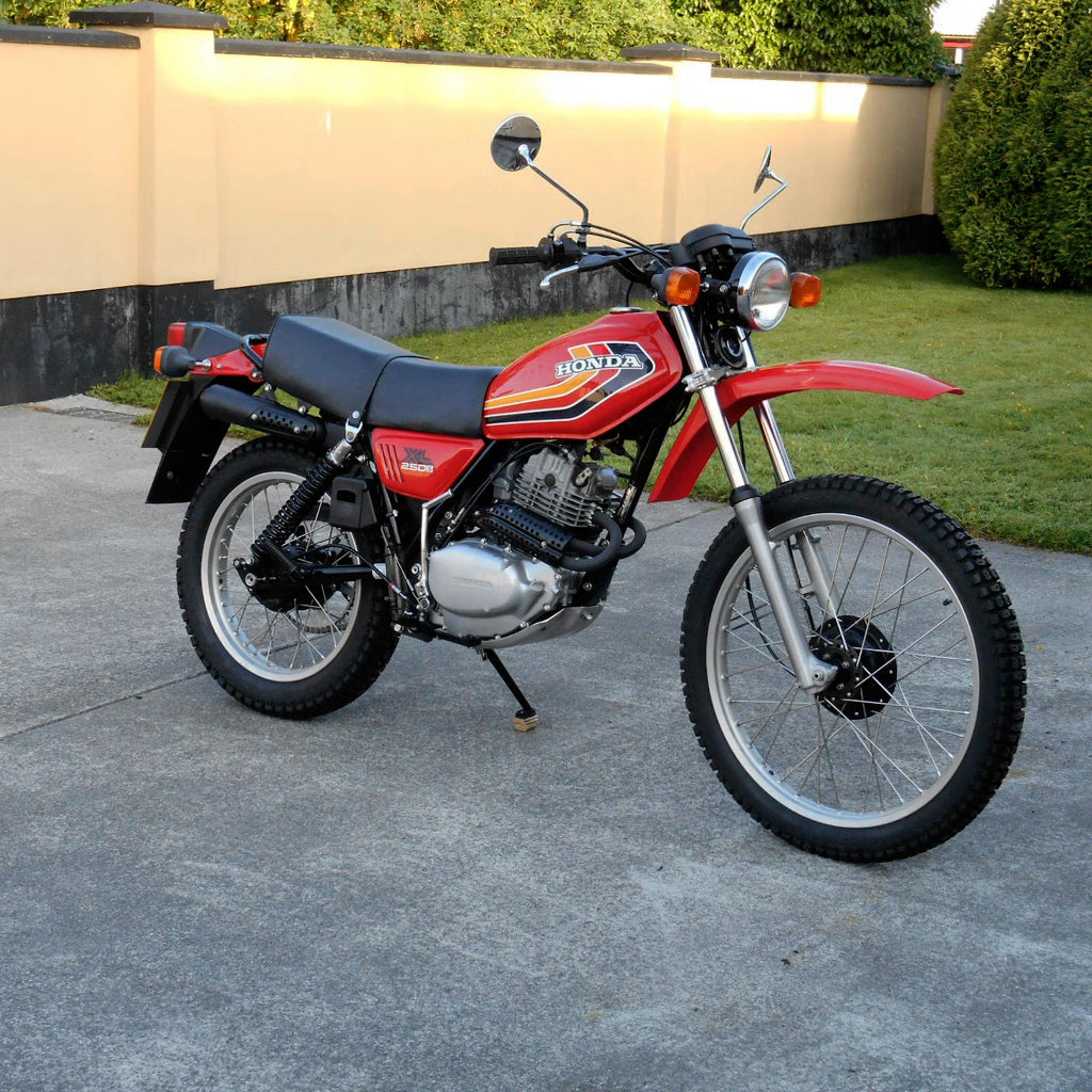 Sticker decal Honda dirt bike graphics Xl250s XL 250s 1979 Red Blue Side Cover Tank  – Front View vintage_bike_store